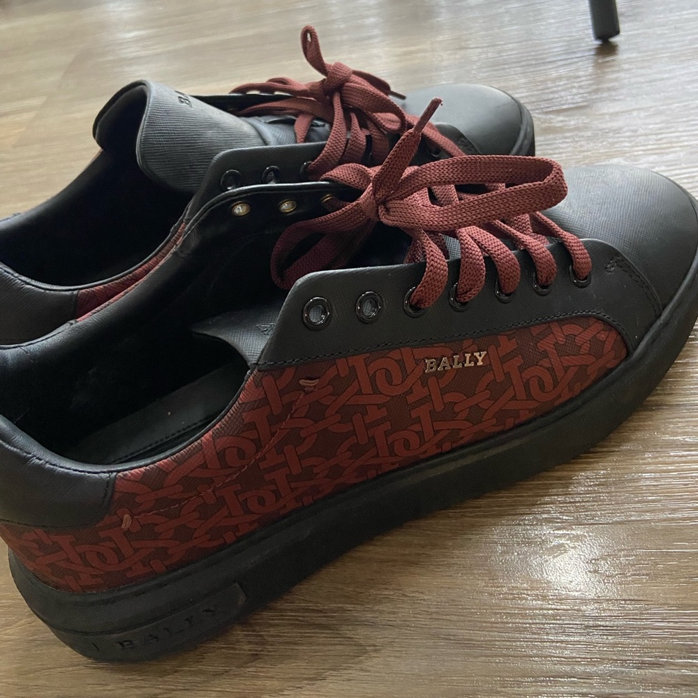 Men Tennis shoes